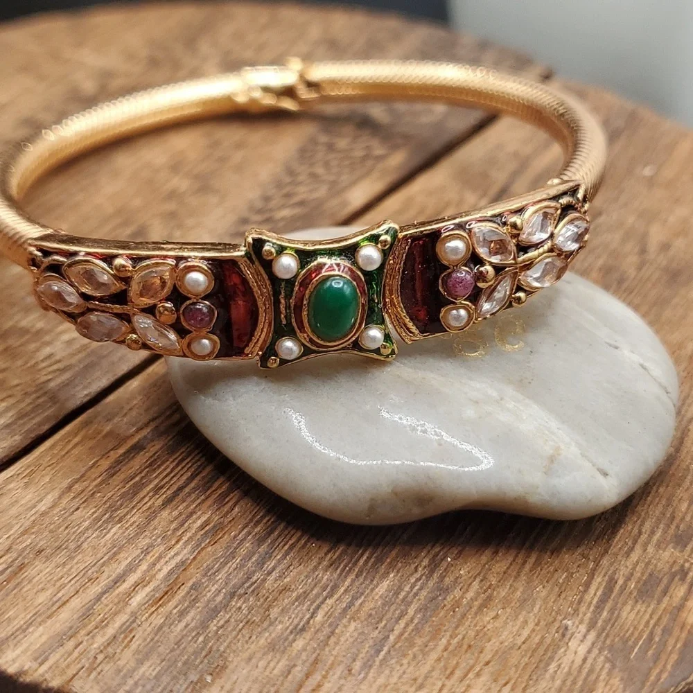 B2628 Turkish emerald and ruby fancy hinge bracelet fancy‎